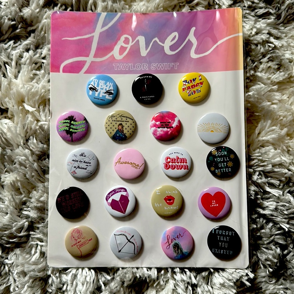 TAYLOR SWIFT Lover Pins